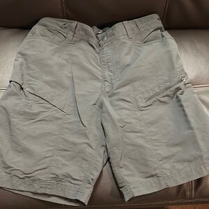 Mens north face shorts sz large new